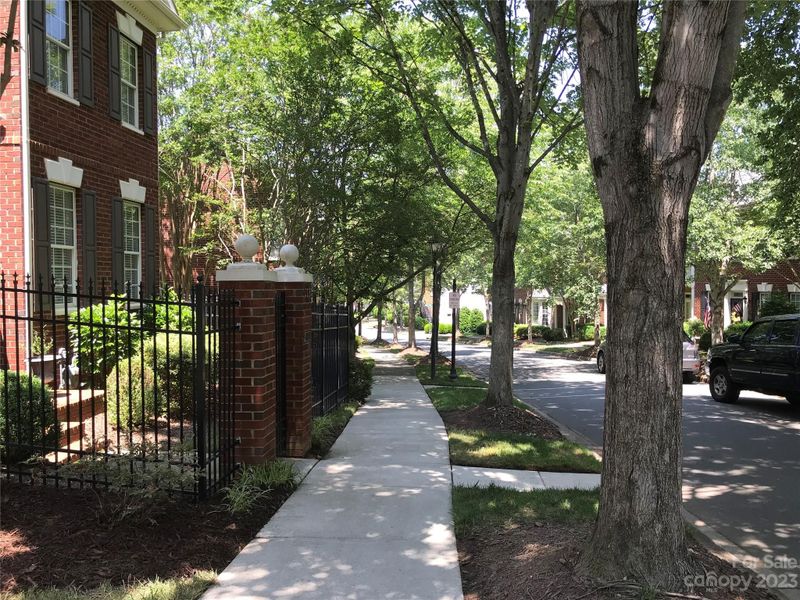 221 Twain Ave, Davidson, NC 28036