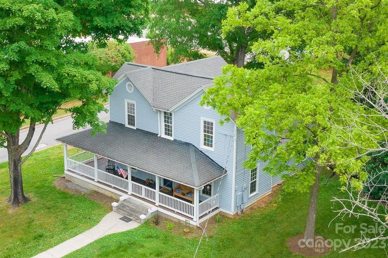 831 N Ashe Ave, Newton, NC 28658