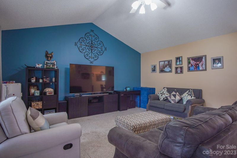 1011 Walter Dr, Lincolnton, NC 28092