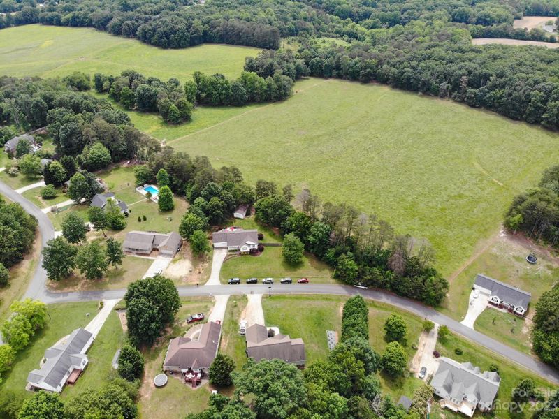 1011 Walter Dr, Lincolnton, NC 28092