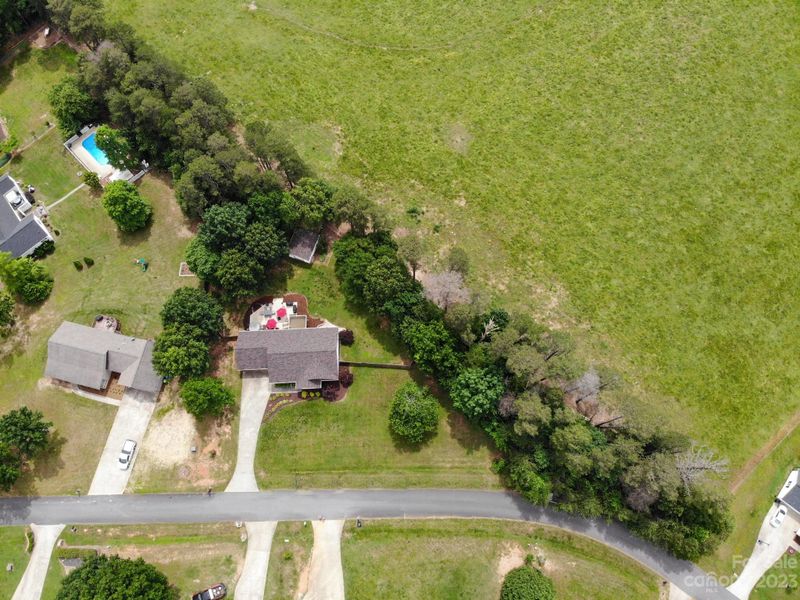 1011 Walter Dr, Lincolnton, NC 28092