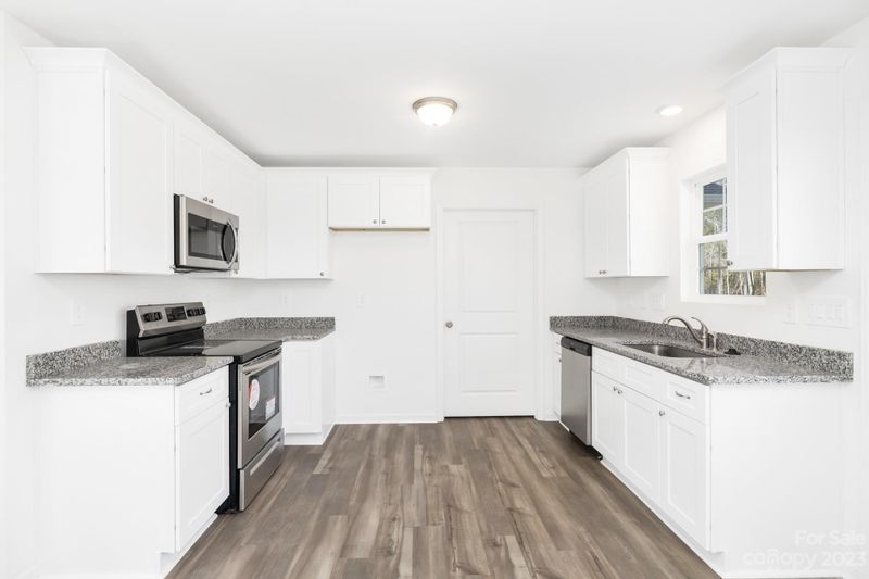 1082 Westminster Dr, Lancaster, SC 29720