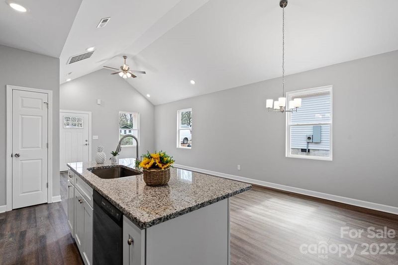 422 Queens Rd, Gastonia, NC 28052