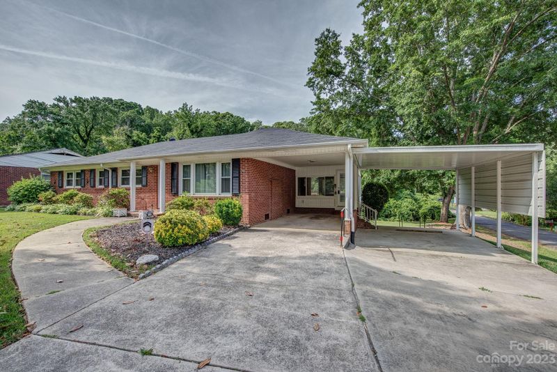 112 Point Cir, Belmont, NC 28012