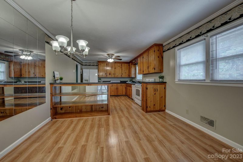 112 Point Cir, Belmont, NC 28012