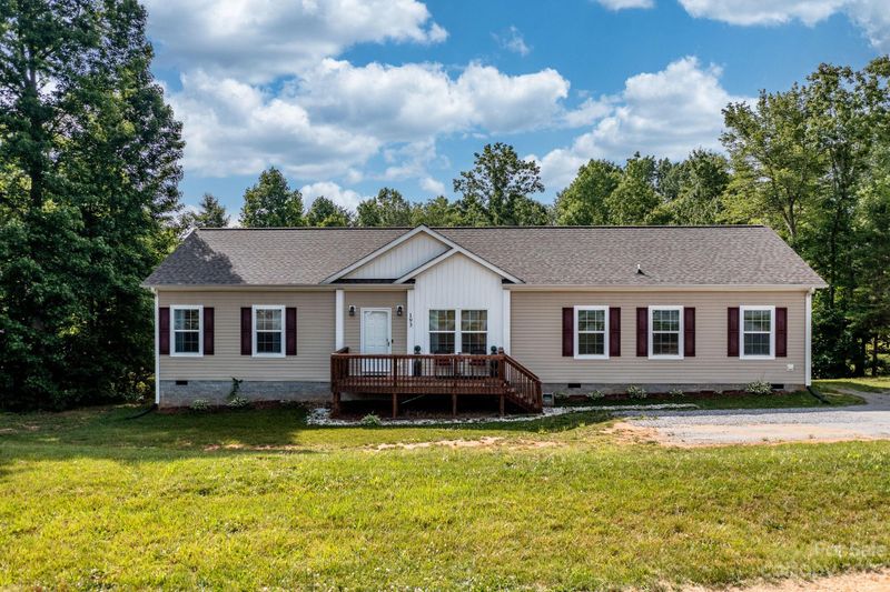 193 Winding Cedar Dr, Statesville, NC 28677