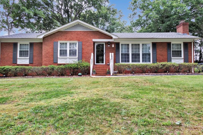 902 Creekbriar Ave, Gastonia, NC 28054