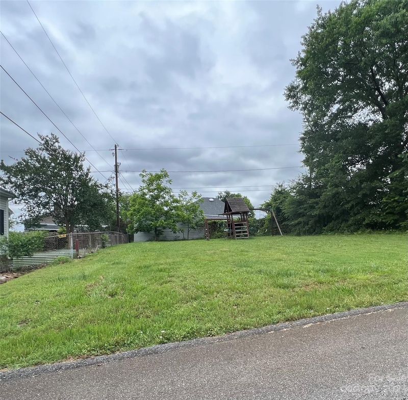 27 2nd St, Cramerton, NC 28032