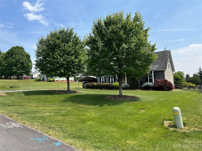 1377 Pear Dr, Conover, NC 28613