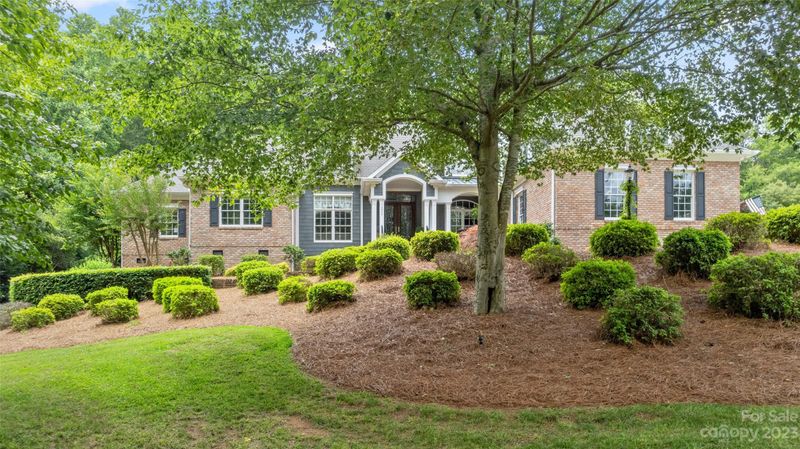 1935 Tara Trl, Lancaster, SC 29720