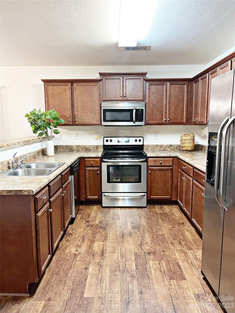 116 Shadow Woods Rd, Statesville, NC 28677