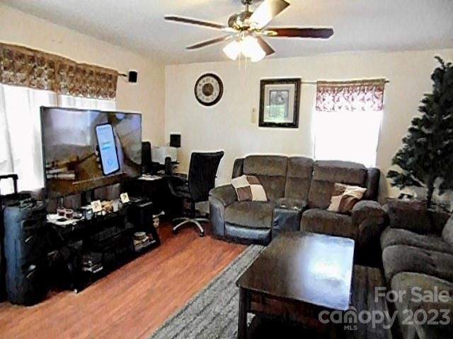 2418 Deherradora Ave, Charlotte, NC 28208