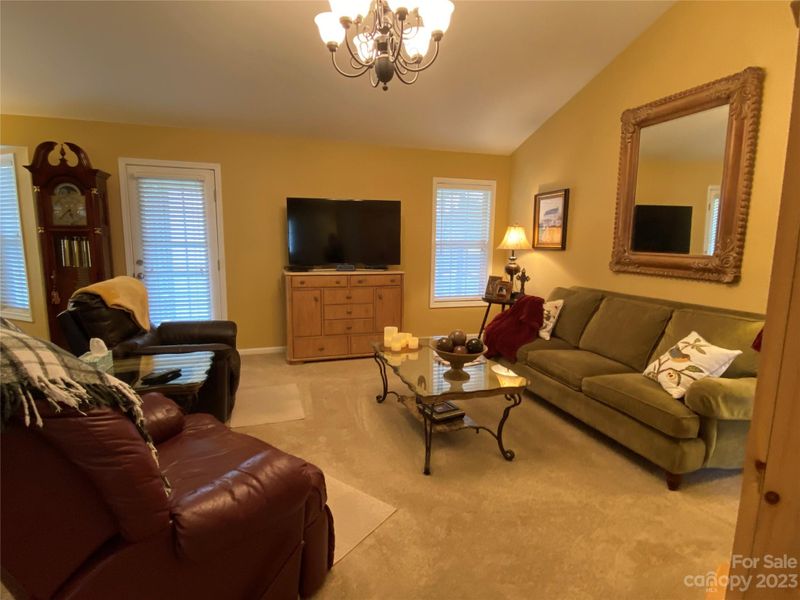 100 Brahman Ct, Dallas, NC 28034