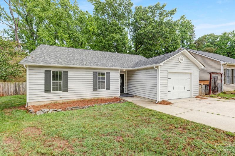 1402 Ridgewood Dr, Concord, NC 28027