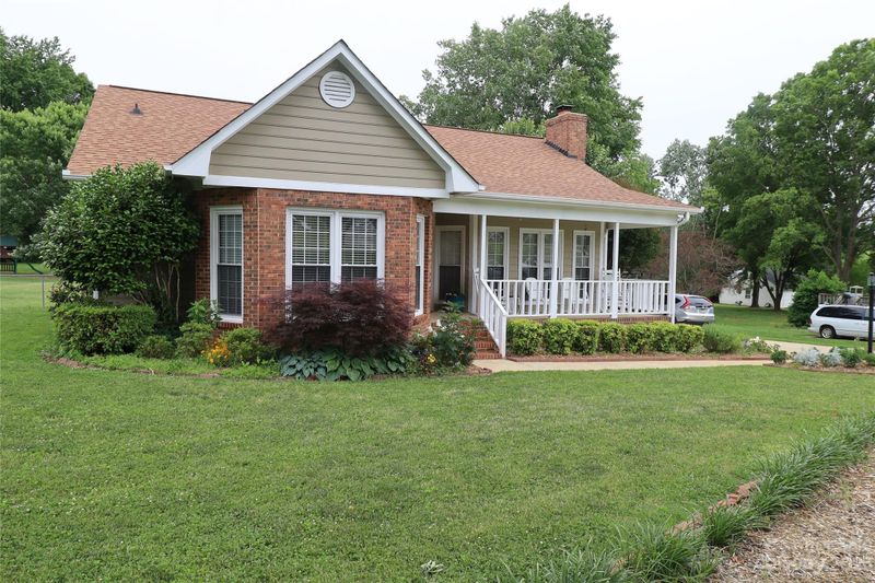 5142 Blackberry Ln, Matthews, NC 28104