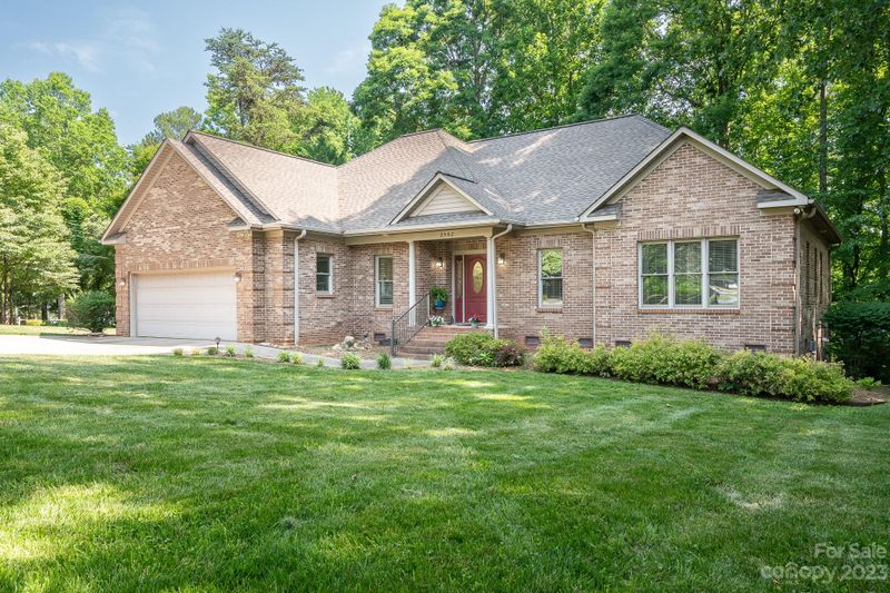 2552 Las Brisas Ln, Denver, NC 28037