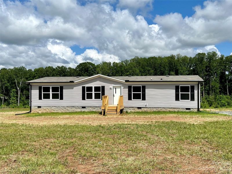 104 Cornwall Rd, Harmony, NC 28634