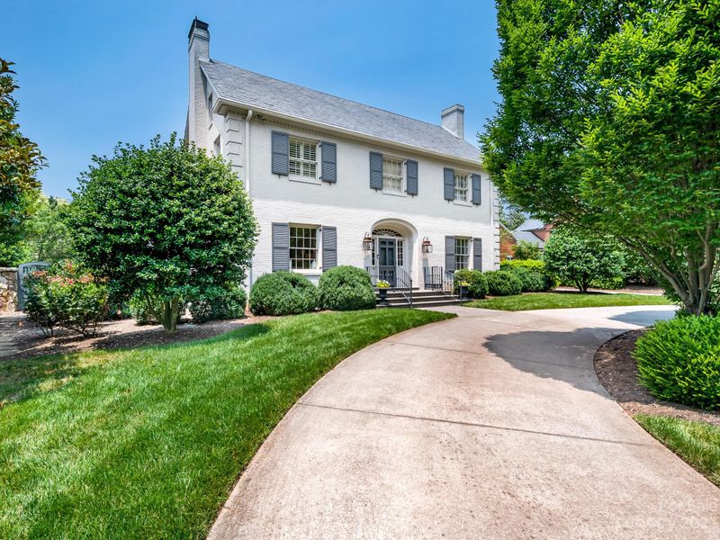 1734 Queens Rd W, Charlotte, NC 28207
