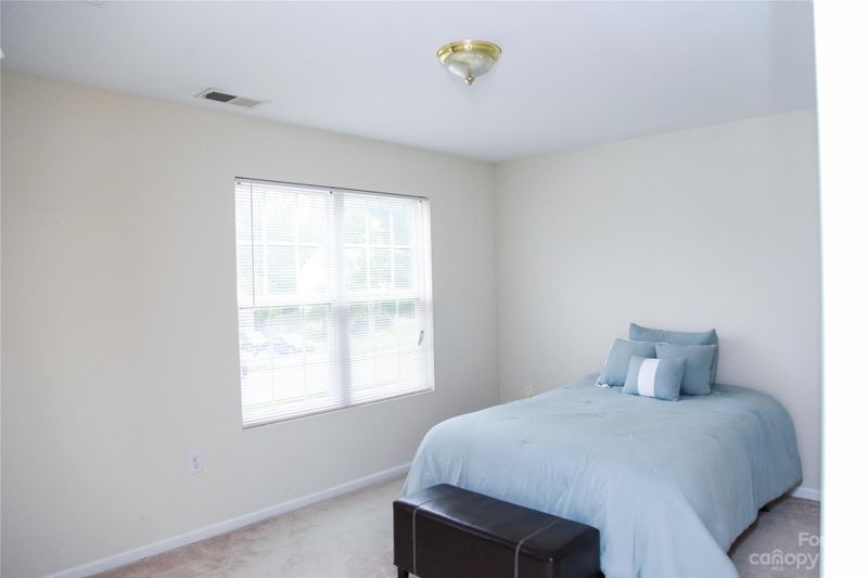 8743 Brookstead Meadow Ct, Charlotte, NC 28215