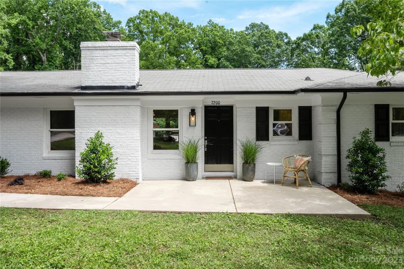 7200 N Lakeside Dr, Charlotte, NC 28215