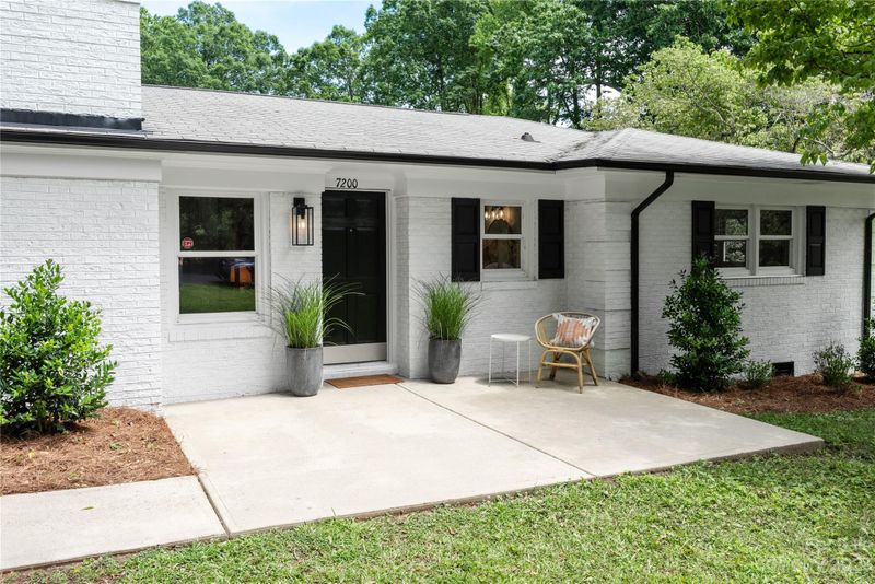 7200 N Lakeside Dr, Charlotte, NC 28215
