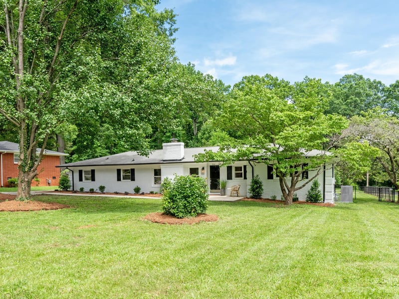 7200 N Lakeside Dr, Charlotte, NC 28215