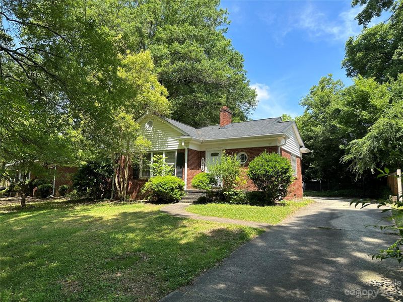 2315 Arnold Dr, Charlotte, NC 28205