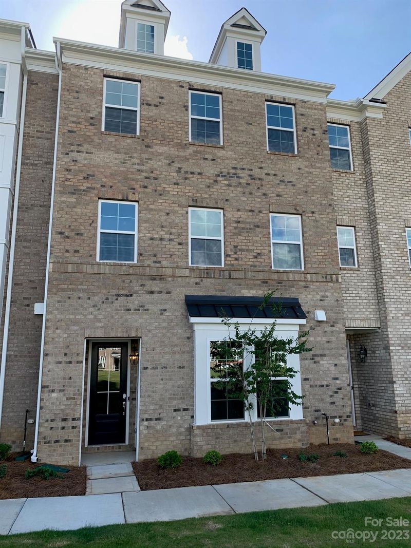 7921 Reunion Row Dr, Charlotte, NC 28277