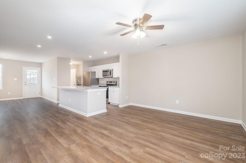 1363 Ontario Dr, Kannapolis, NC 28083