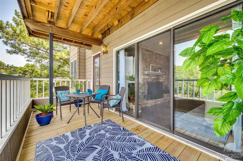 9808 Emerald Point Dr, Charlotte, NC 28278