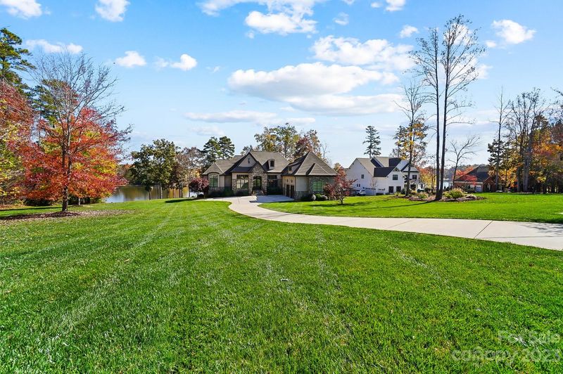 2105 Salem Dr, Lake Wylie, SC 29710