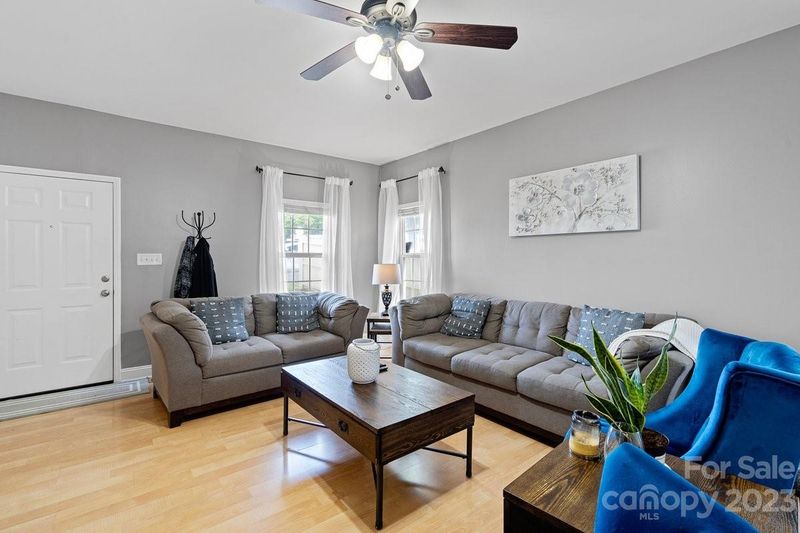 4203 Plato Cir, Charlotte, NC 28208