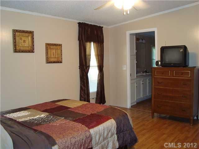 359 Eupeptic Springs Rd, Olin, NC 28660