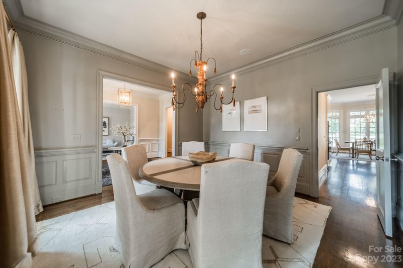 2810 Sharon Rd, Charlotte, NC 28211