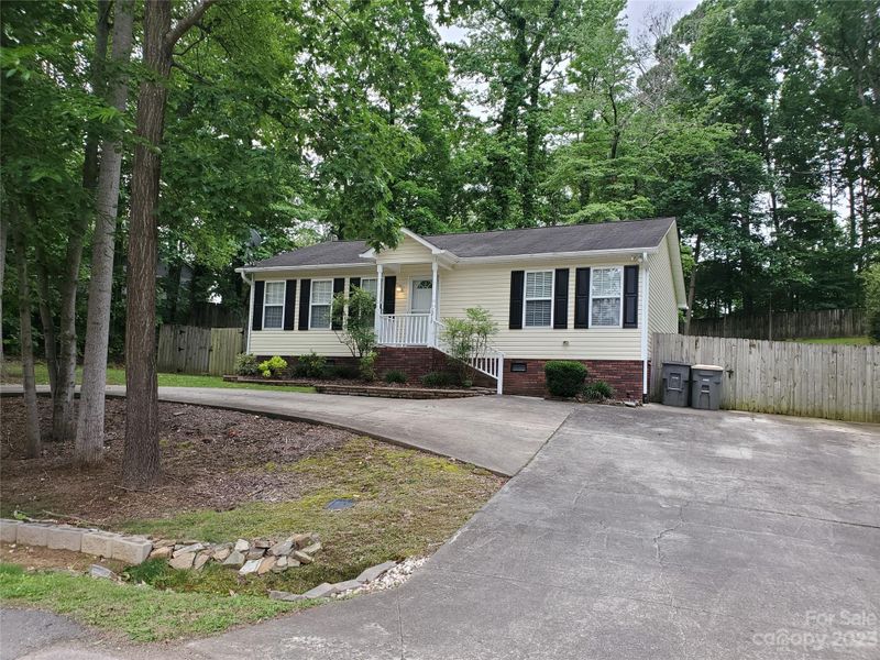 1212 Clifton St, Kannapolis, NC 28081