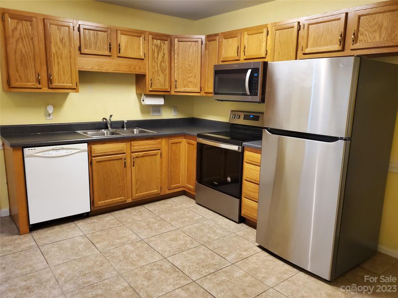 1212 Clifton St, Kannapolis, NC 28081