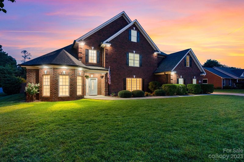 1112 Windsor Dr S, Kannapolis, NC 28081