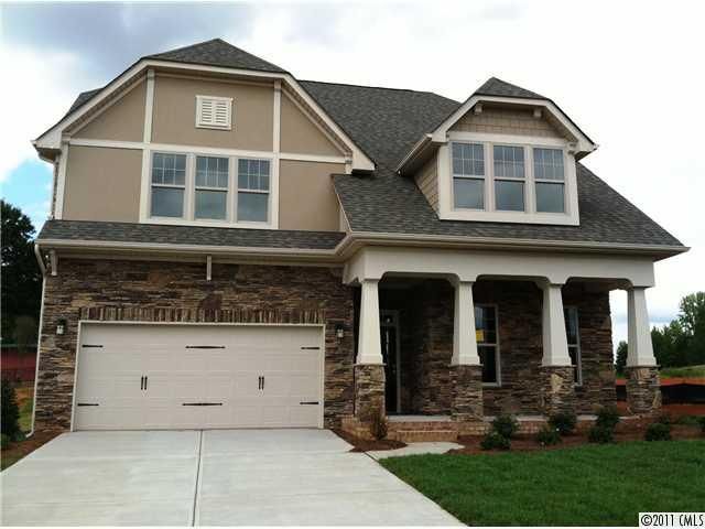 3027 Biltmore Dr, Lancaster, SC 29707