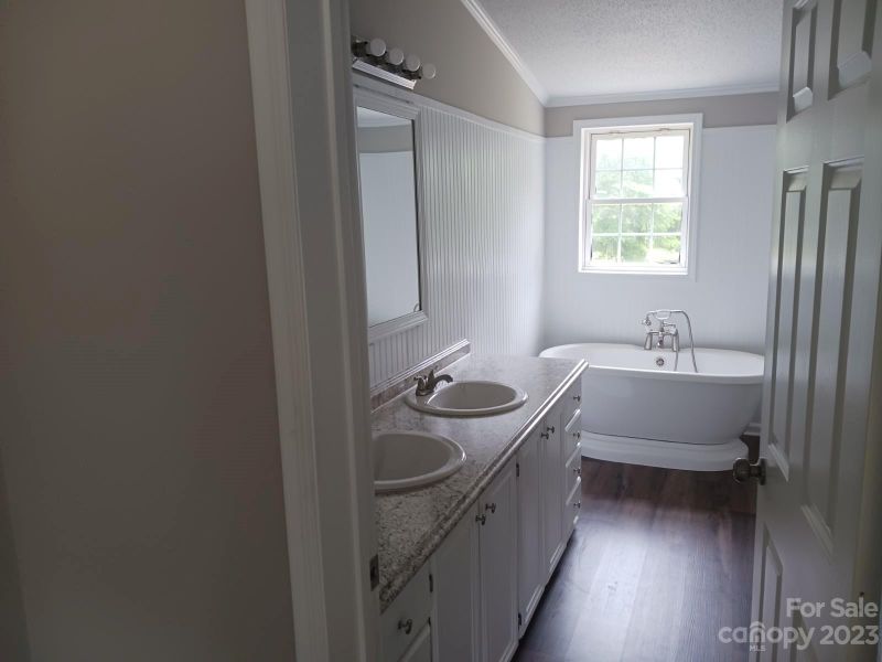 324 Whites Farm Rd, Blacksburg, SC 29702
