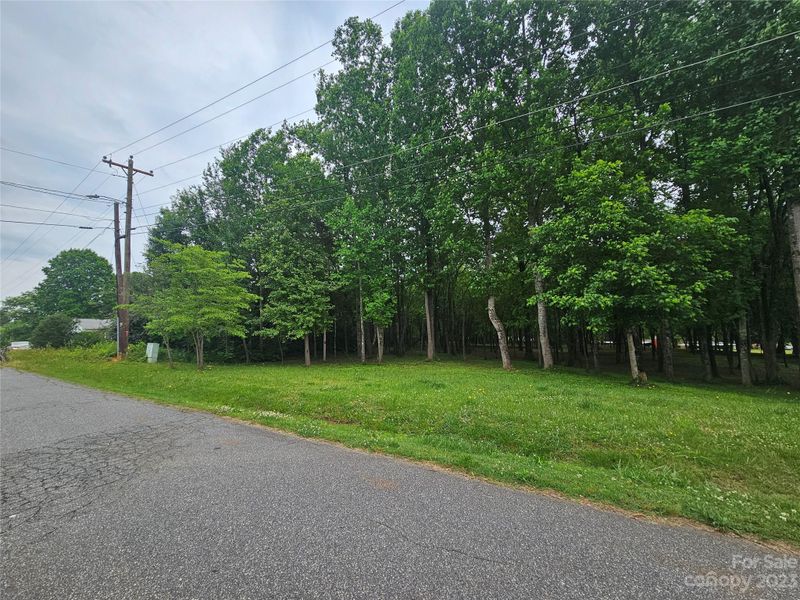 1075 Glendale St #1, Newton, NC 28658