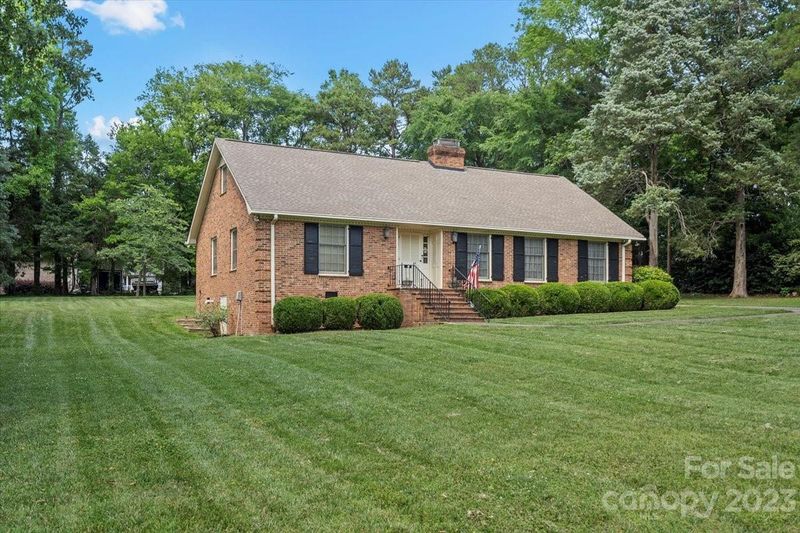 3430 Carmel Forest Dr, Charlotte, NC 28226