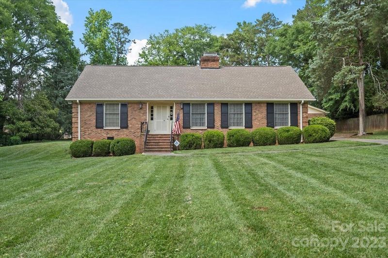 3430 Carmel Forest Dr, Charlotte, NC 28226
