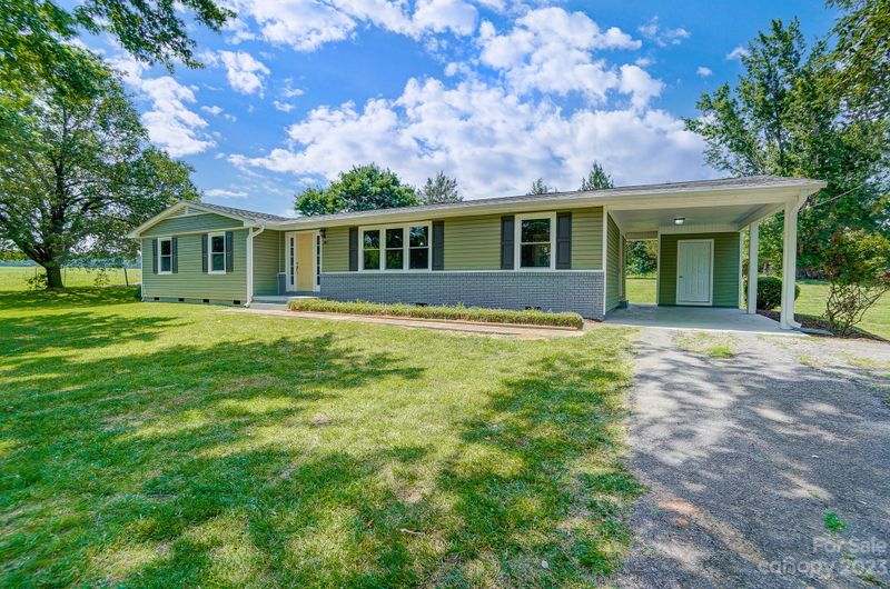 3102 Cloninger Rd, Dallas, NC 28034