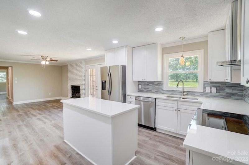 3102 Cloninger Rd, Dallas, NC 28034