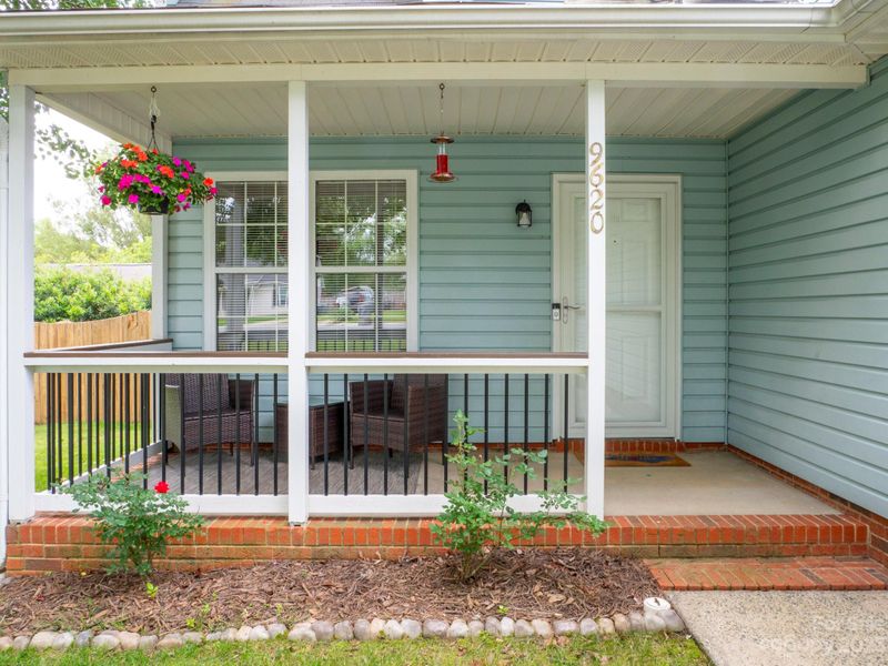 9620 Farmridge Ln, Matthews, NC 28105