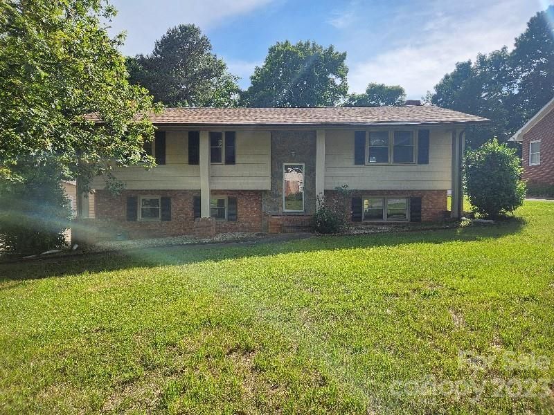 848 7th St, Hickory, NC 28602