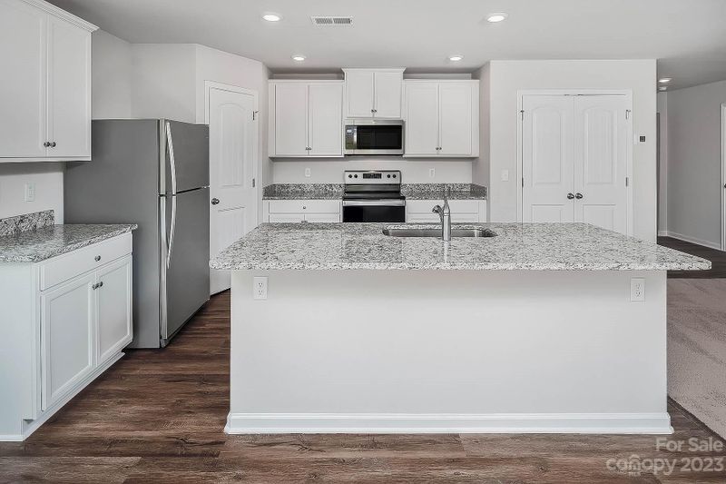 5305 Wolfridge Ave, Charlotte, NC 28214