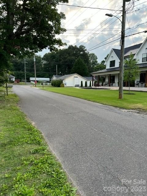 906 Edgemont Ave, Belmont, NC 28012