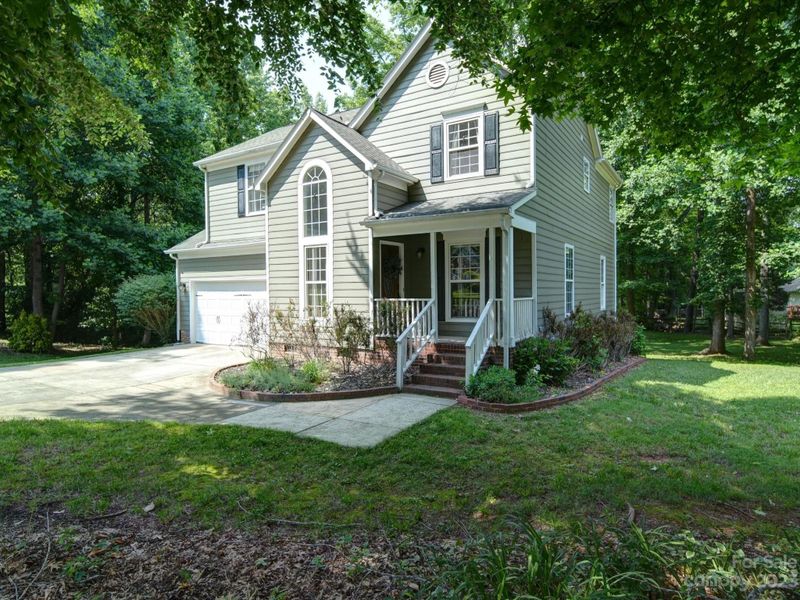 8735 Woodhill Manor Ct, Charlotte, NC 28215
