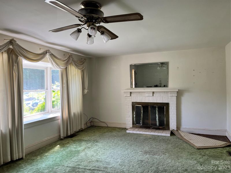 605 Charlotte Ave, Mount Holly, NC 28120